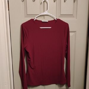 Suzy Shier Long Sleeve Crewneck Top in Berry